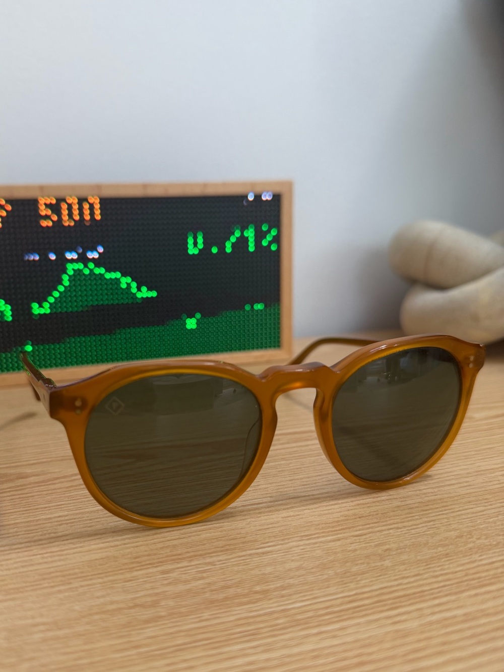 RAEN Remmy Sunglasses in Honey